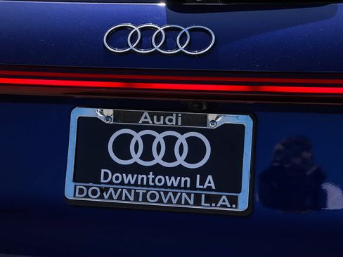Used 2025 Audi Q5 Premium w/ Convenience Package AWD/4WD image 11