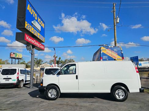 Used 2019 Chevrolet Express 2500 image 4