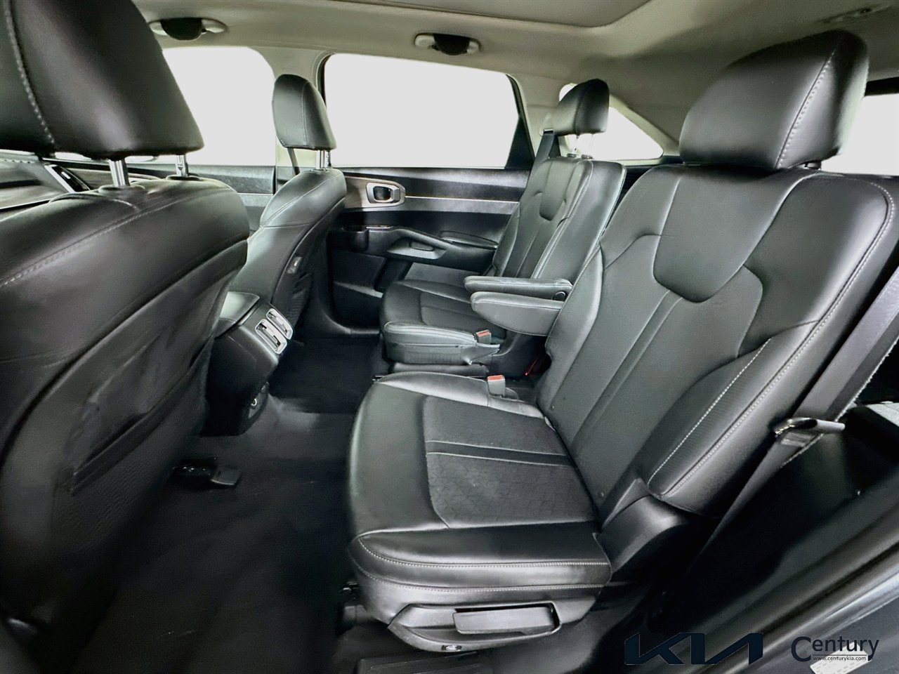 Used 2022 Kia Sorento EX w/ Panoramic Sunroof Package FWD image 24