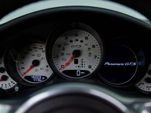 Used 2016 Porsche Panamera GTS image 22