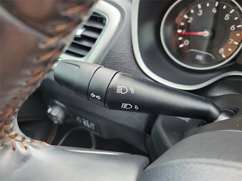 Used 2019 Jeep Compass Latitude image 28