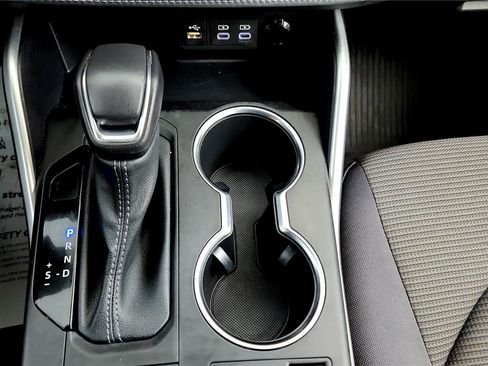 Used 2023 Toyota Highlander LE image 30