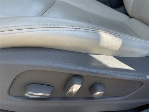 Used 2018 Cadillac XT5 Luxury w/ Driver Awareness Package image 25