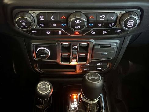Used 2021 Jeep Wrangler Unlimited Sahara AWD/4WD image 22
