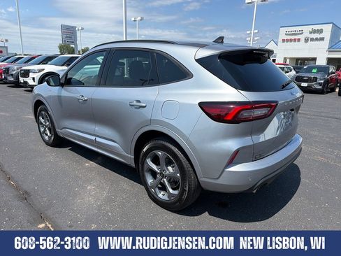 Used 2024 Ford Escape ST-Line w/ Tech Pack #1 AWD/4WD image 3