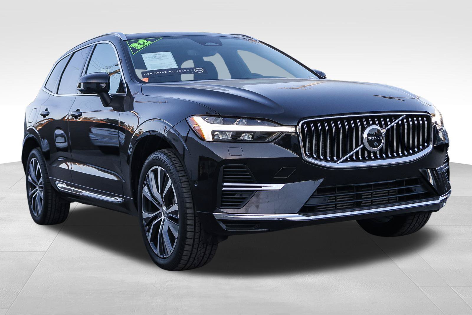 Used 2022 Volvo XC60 T8 Inscription Expression w/ Advanced Package AWD/4WD image 3