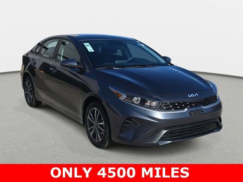 Used 2024 Kia Forte LXS w/ LXS Technology Package image 3