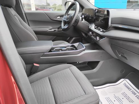 Used 2025 Chevrolet Equinox LT FWD image 12