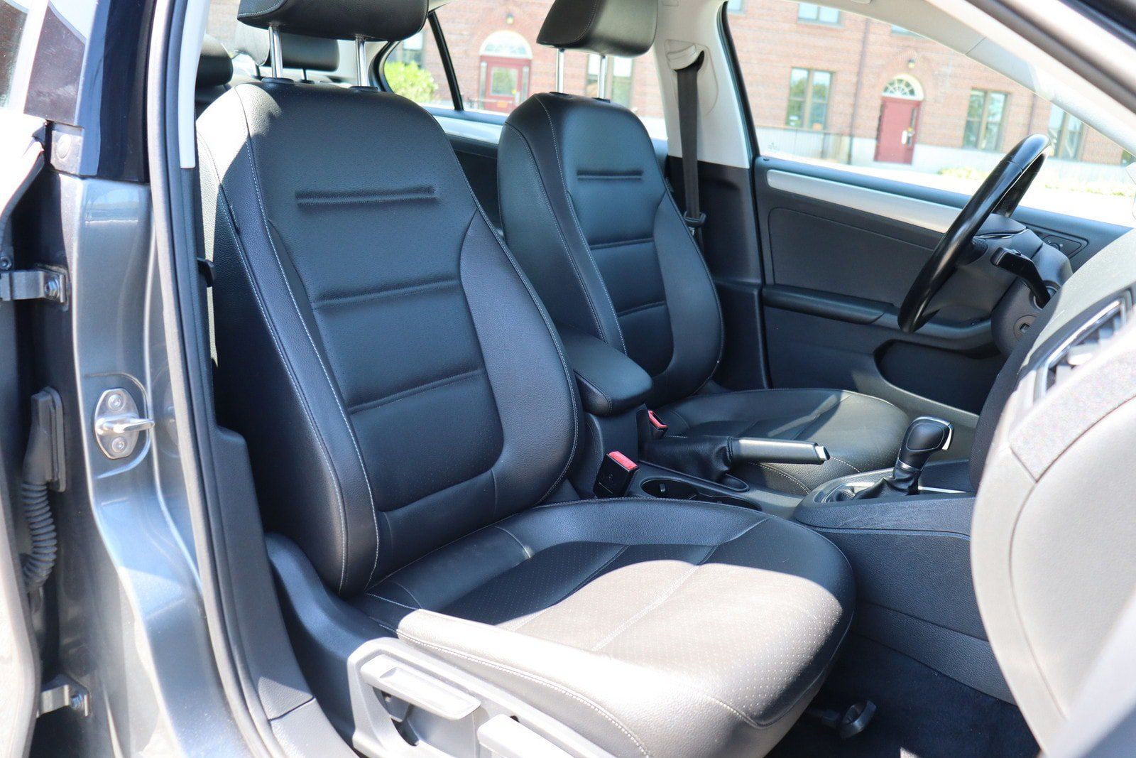 Used 2018 Volkswagen Jetta SE FWD image 19