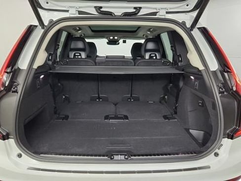 Certified 2025 Volvo XC90 B6 Core w/ Protection Package Premier AWD/4WD image 44