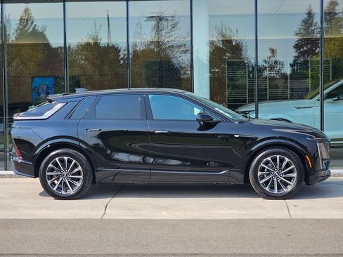 New 2026 Cadillac Lyriq Premium Sport AWD/4WD image 7