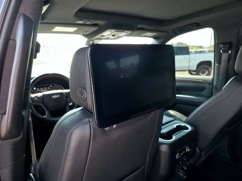 Used 2021 Chevrolet Suburban High Country AWD/4WD image 9