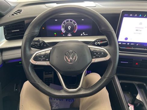 Used 2025 Volkswagen Tiguan SE R-Line AWD/4WD image 28