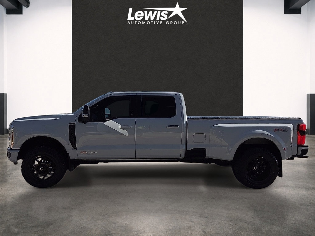 Used 2026 Ford F350 Platinum AWD/4WD image 2
