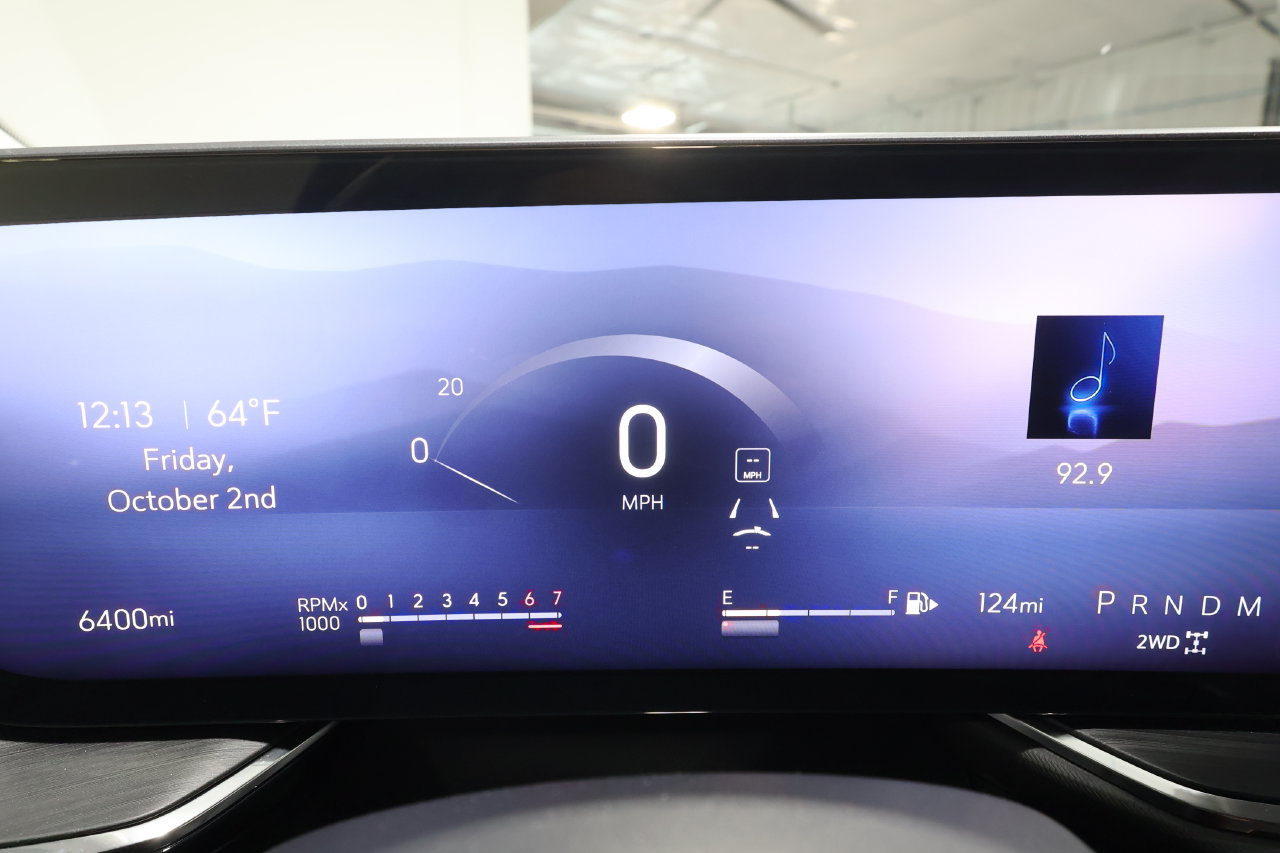 Certified 2025 Buick Envision Preferred AWD/4WD image 11