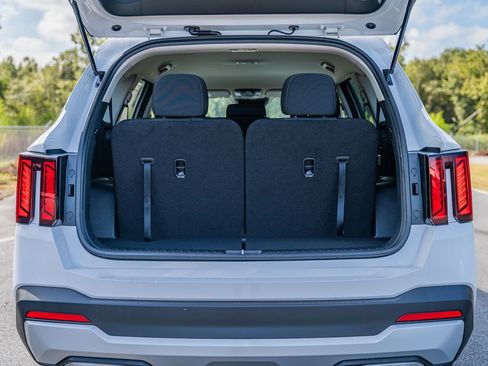 New 2026 Kia Sorento LX FWD image 11
