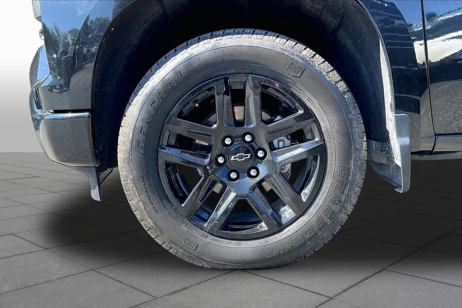 Used 2024 Chevrolet Silverado 1500 Custom AWD/4WD image 10
