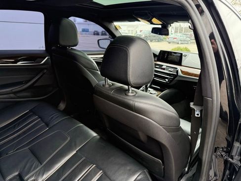 Used 2017 BMW 530i xDrive image 21