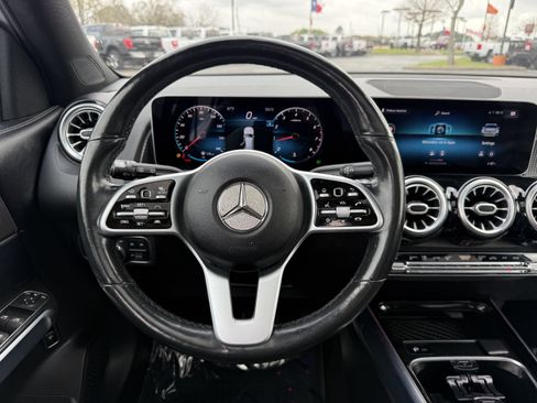 Used 2020 Mercedes-Benz GLB 250 4MATIC image 17