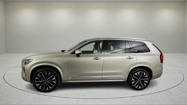 New 2026 Volvo XC90 T8 Plus w/ Protection Package Premier AWD/4WD image 7