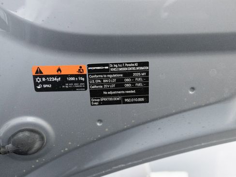 Used 2025 Porsche Macan 4S Electric image 41