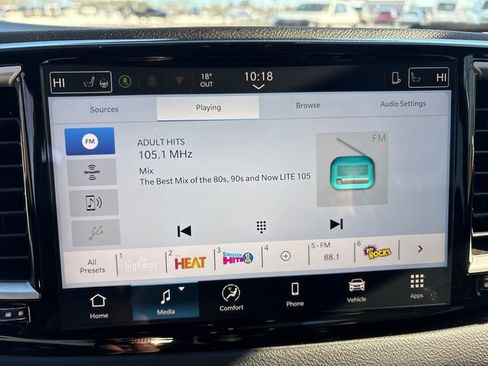 Used 2026 Chrysler Pacifica Select image 29