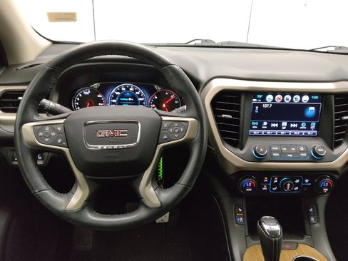 Used 2019 GMC Acadia Denali w/ Technology Package FWD image 22