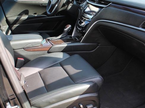 Used 2017 Cadillac XTS Luxury image 21