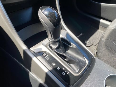 Used 2016 Hyundai Elantra GT FWD image 15