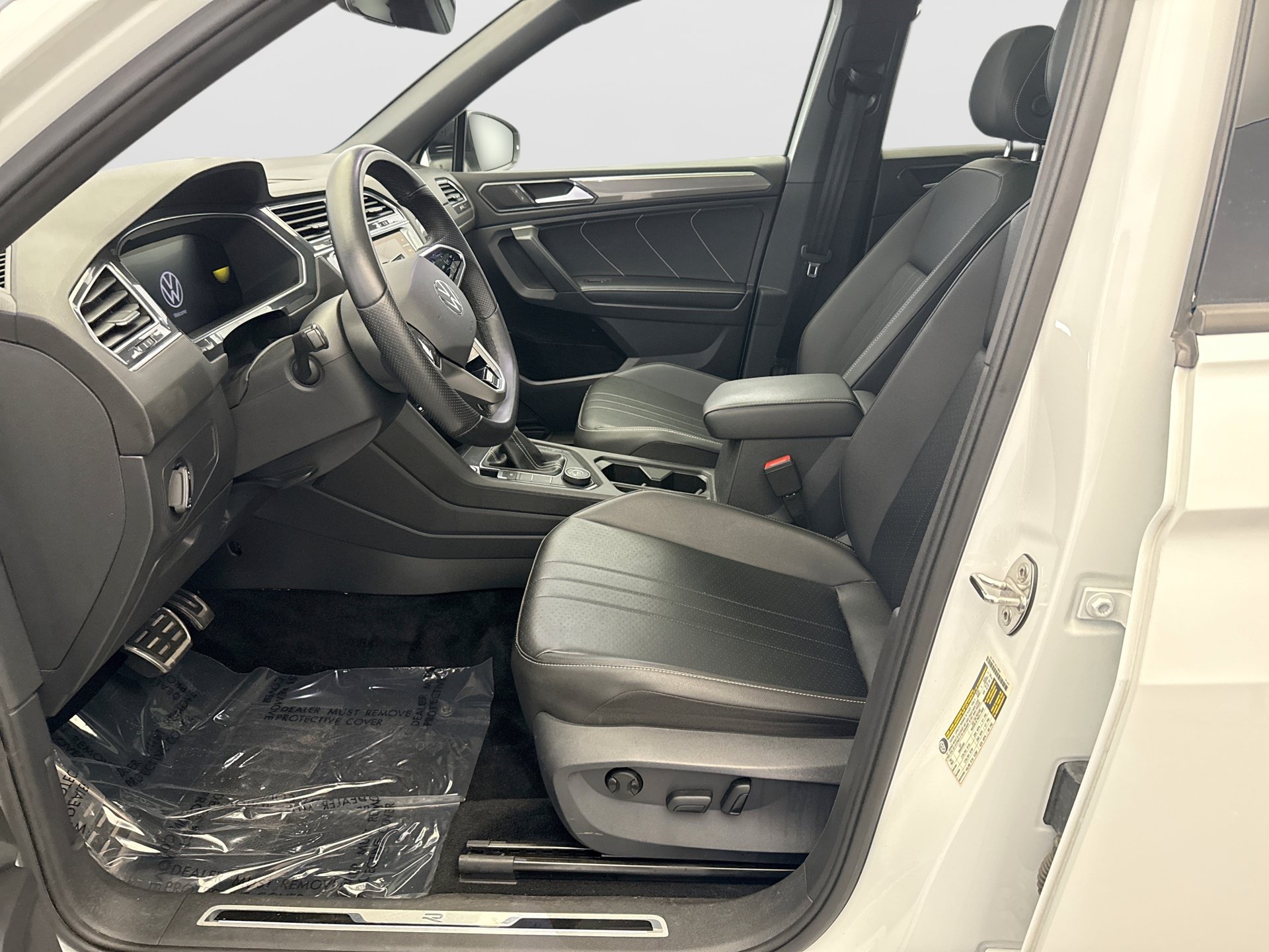 Used 2022 Volkswagen Tiguan SE R-Line AWD/4WD image 11
