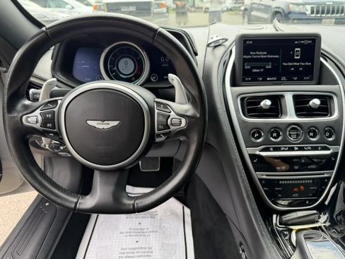 Used 2017 Aston Martin DB11 V12 RWD image 39
