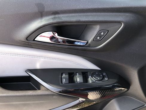 Used 2025 Chevrolet Trax LT w/ LT Convenience Package image 12