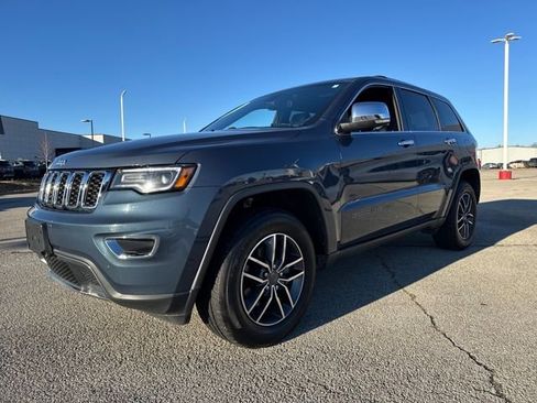 Used 2019 Jeep Grand Cherokee Limited w/ Luxury Group II image 2