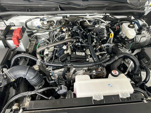 Used 2025 Toyota 4Runner SR5 AWD/4WD image 33