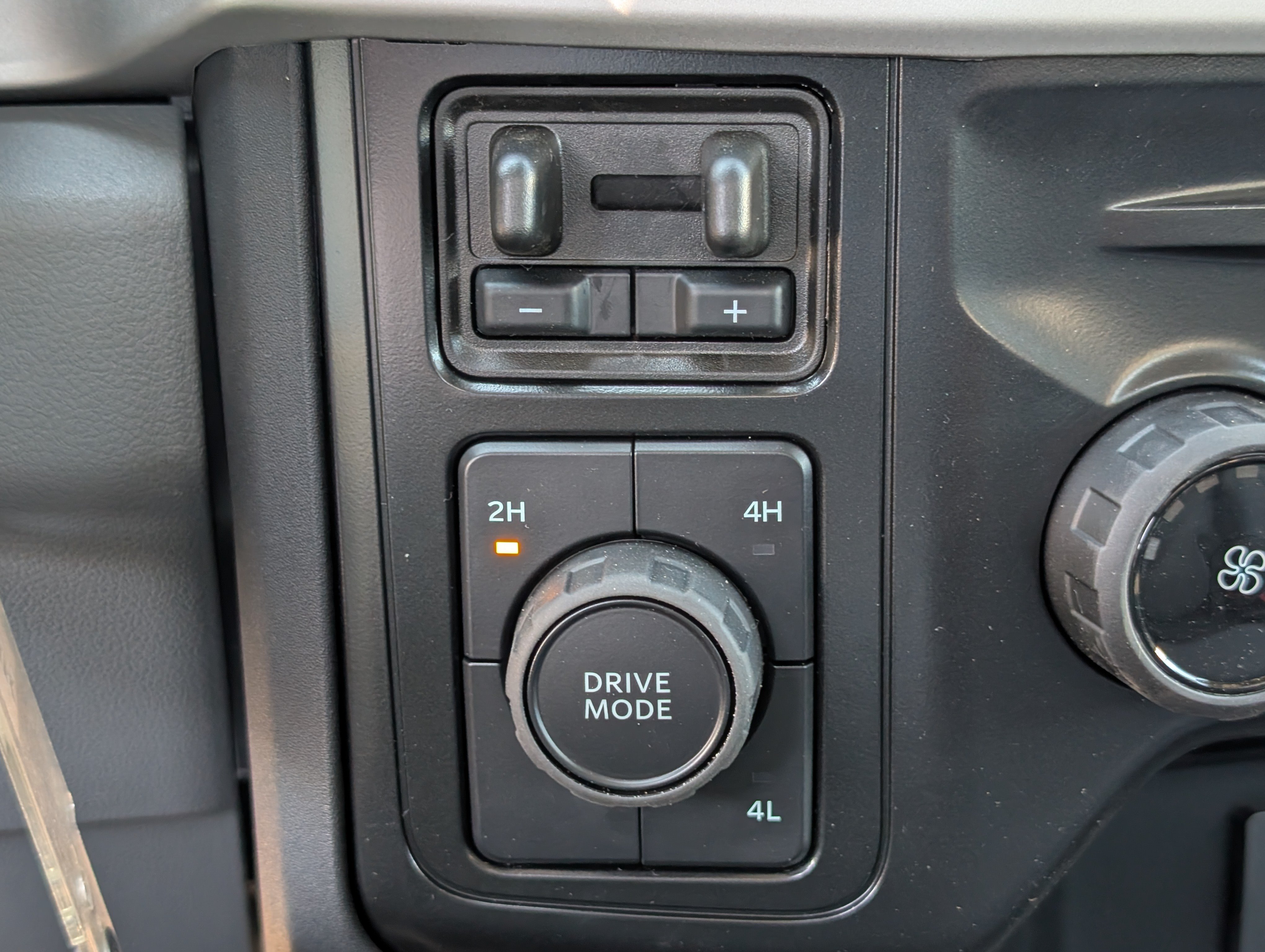 New 2026 Ford F550 4x4 Regular Cab Super Duty image 13