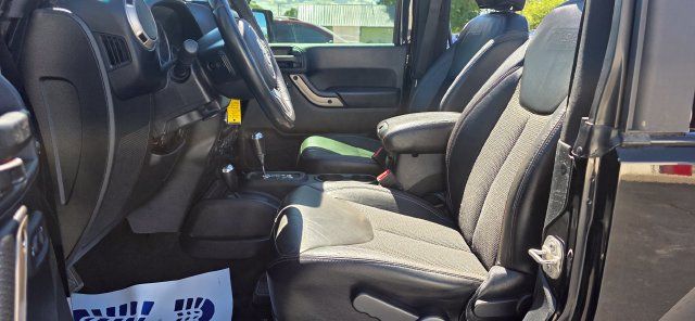 Used 2016 Jeep Wrangler Sahara AWD/4WD image 10