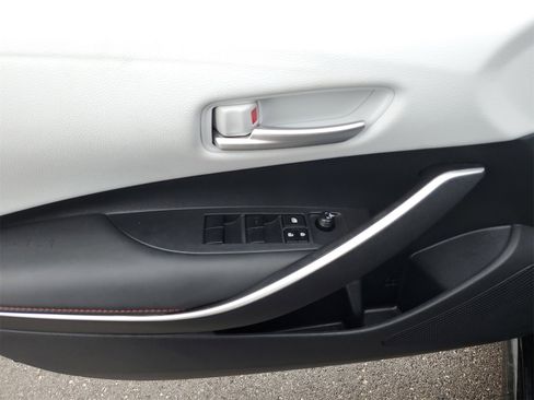 Used 2024 Toyota Corolla SE image 19