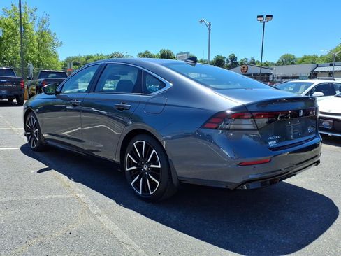 Used 2025 Honda Accord Touring image 4