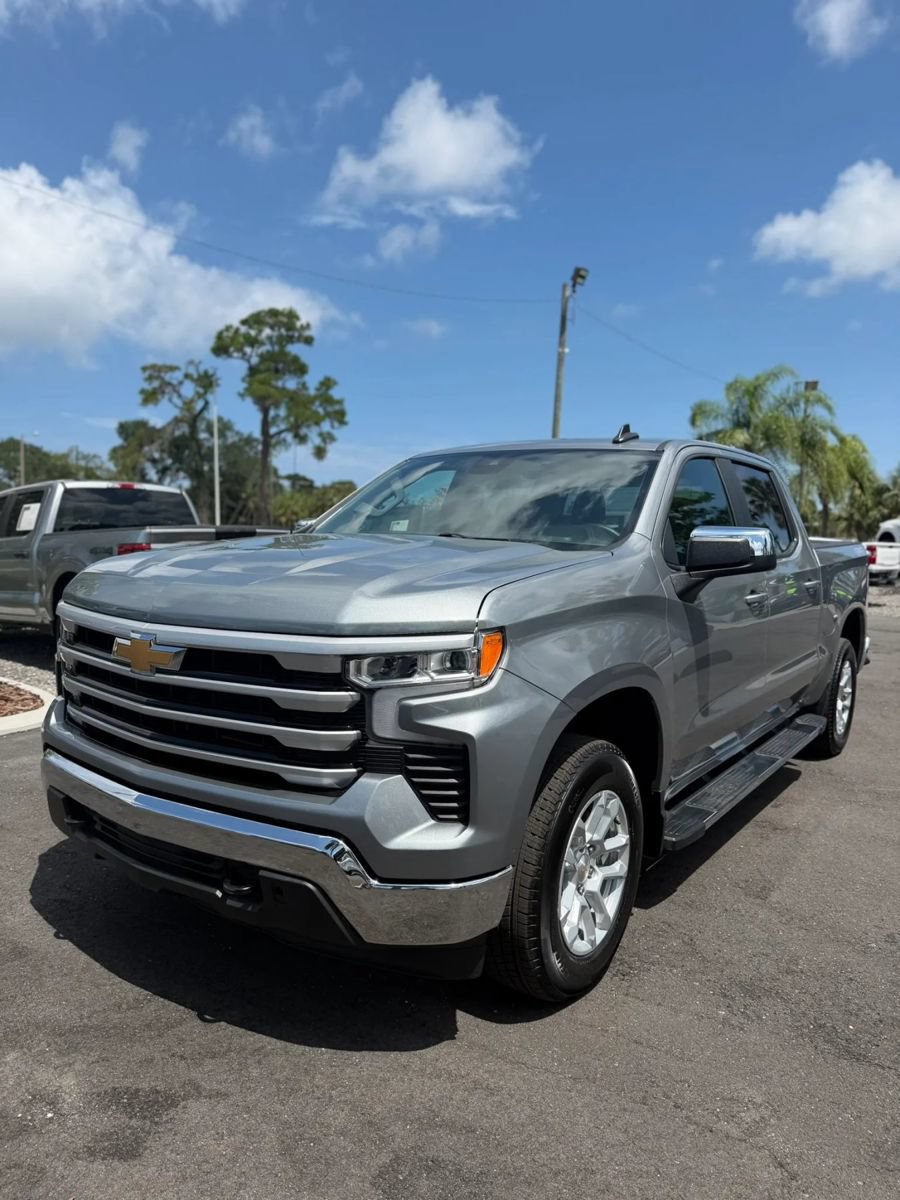 Used 2024 Chevrolet Silverado 1500 LT AWD/4WD image 1