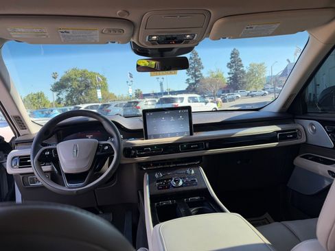 Used 2024 Lincoln Aviator Reserve w/ Equipment Group 201A image 11