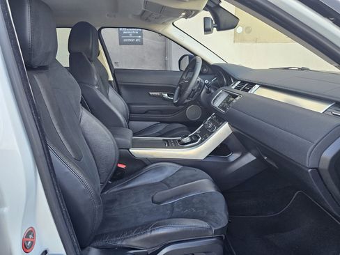 Used 2015 Land Rover Range Rover Evoque Pure image 20