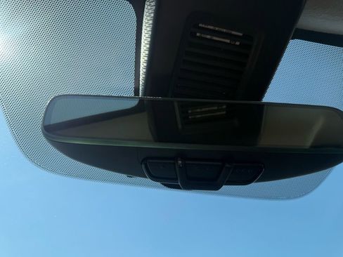 Used 2022 Nissan Kicks SR w/ Premium Package FWD image 33