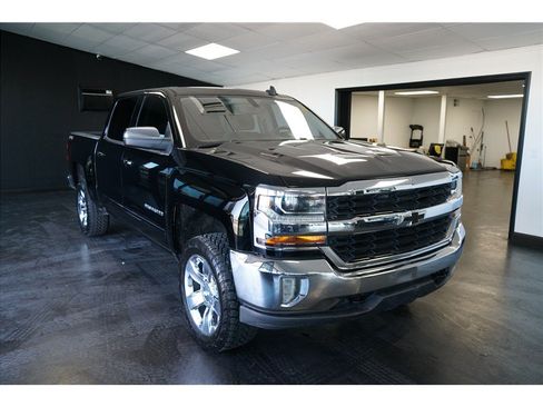 Used 2017 Chevrolet Silverado 1500 LT w/ True North Edition AWD/4WD image 9