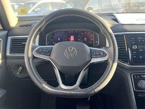 Certified 2023 Volkswagen Atlas SE image 13