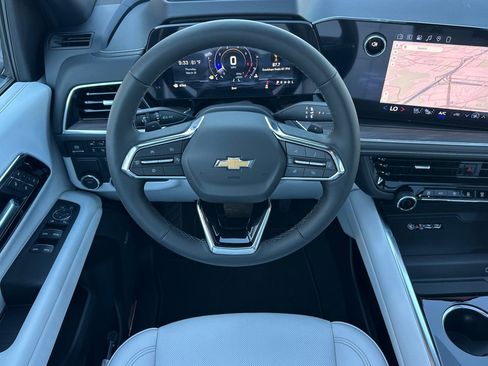 New 2026 Chevrolet Suburban Premier image 14