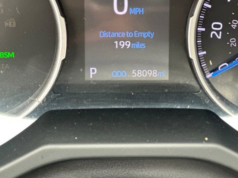 Used 2021 Toyota RAV4 LE w/ Carpet Mat Package (TMS) AWD/4WD image 21