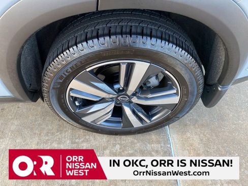 Used 2023 Nissan Rogue Platinum w/ Platinum Premium Package image 9