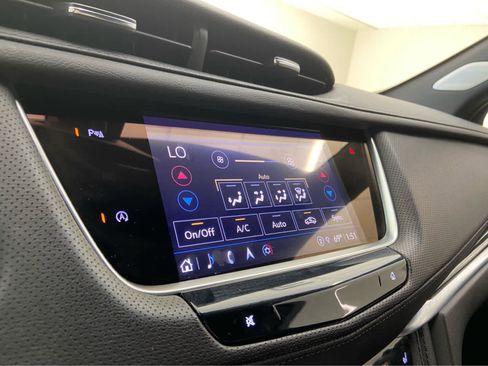 Used 2025 Cadillac XT5 Premium Luxury image 32