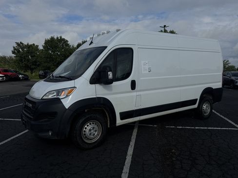 Used 2024 RAM ProMaster 2500 w/ Convenience Group FWD image 6