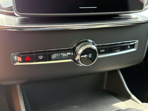 New 2026 Volvo XC90 B5 Core w/ Protection Package AWD/4WD image 17